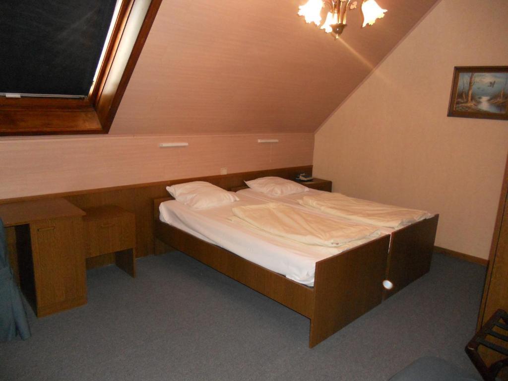 Hotel Ten Putte Gistel Room photo